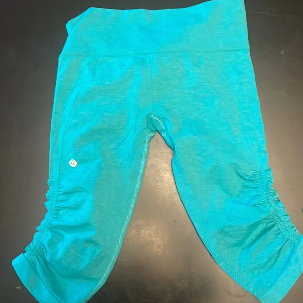 Lululemon In the Flow II ruched crop legging (sz 8)